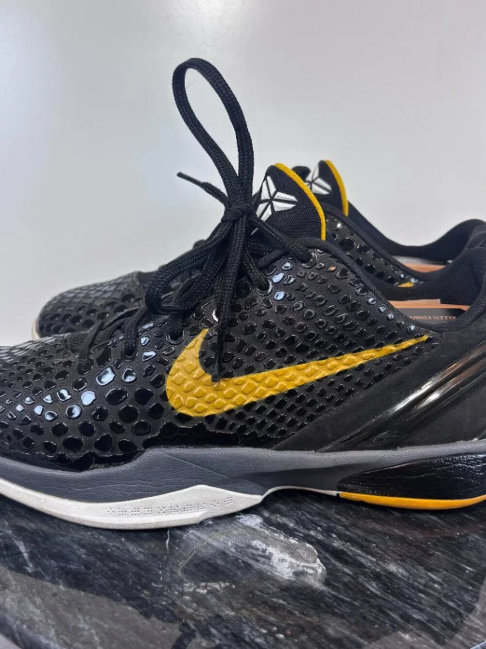 Nike Kobe 6 GS Black Del Sol Yellow Basketball Shoes Youth Size 5.5 429913-001